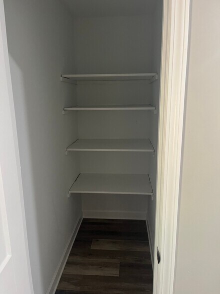 Building Photo - 120 Sunset Ave