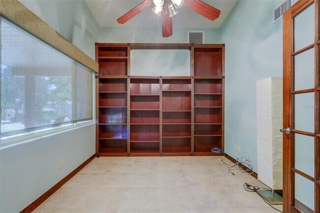 Building Photo - 215 Garden Cir