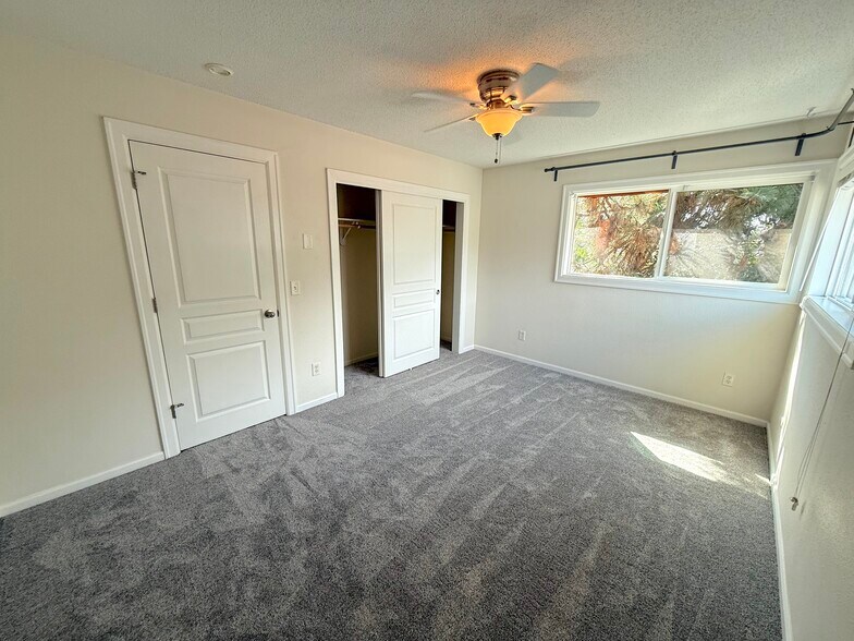Double door closet - 2135 NE Weidler St