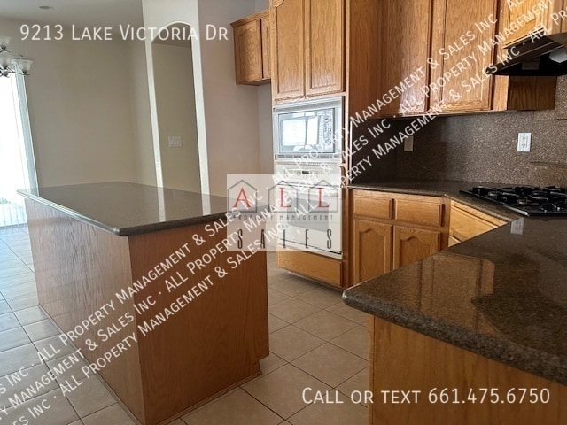Building Photo - 9213 Lake Victoria Dr