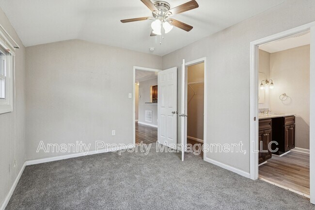 Building Photo - 511 Henderson St