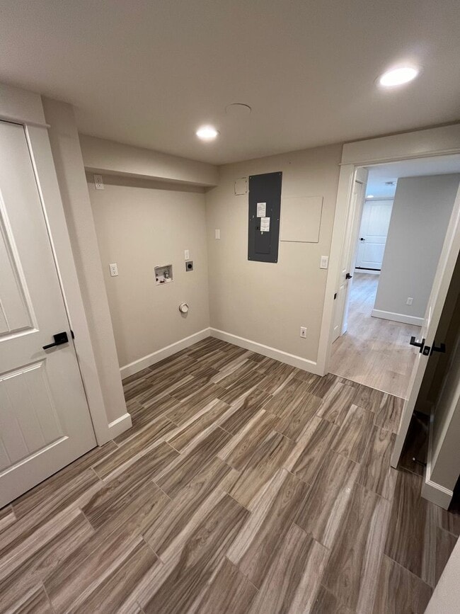 Building Photo - Amazing 4 Bed/3 Bath Home on One Acre with...