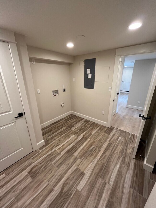 Building Photo - Amazing 4 Bed/3 Bath Home on One Acre with Large Shop – In Home Child Care Opportunity