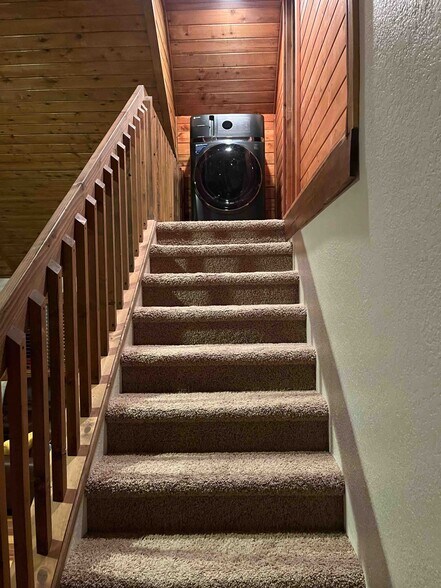 Building Photo - 511 N Aspen St