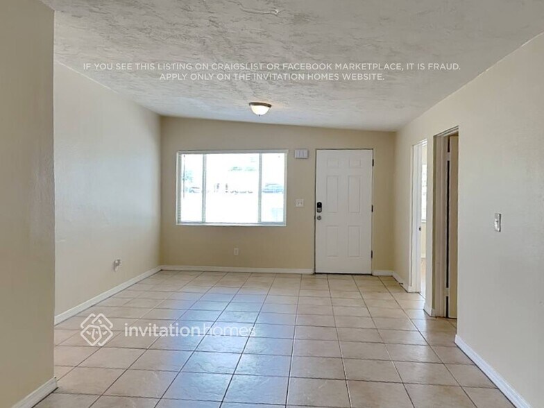 Building Photo - 15149 Harding Ave