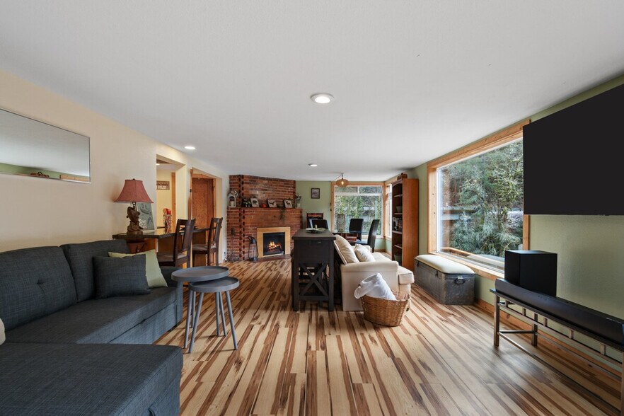 Building Photo - 11582 Washougal River Rd