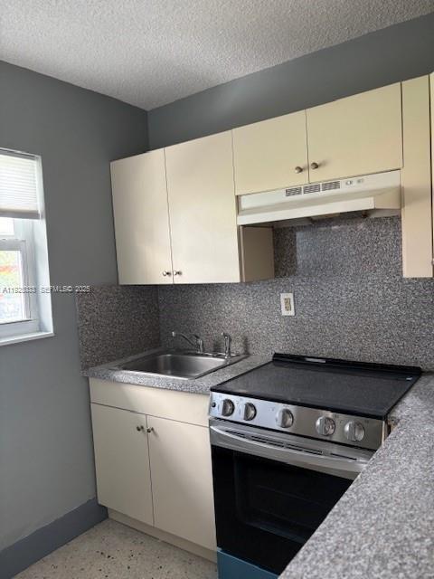 Building Photo - 828 SW 20th Ave