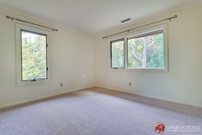 Building Photo - Spacious Los Altos Hills Home with Stunnin...