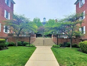 Building Photo - 336 Ridge Ave