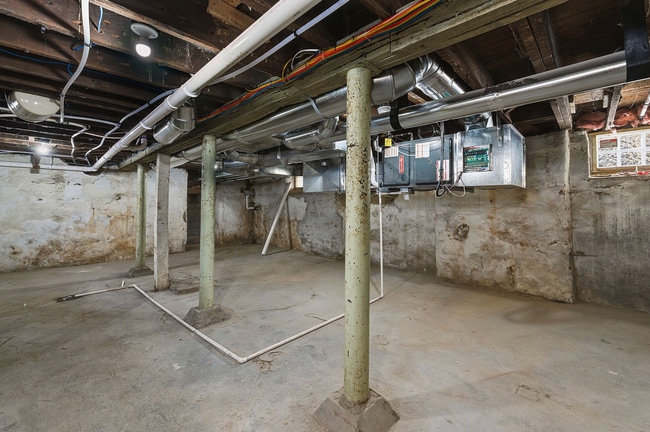 Building Photo - 4414 Whetsel Ave