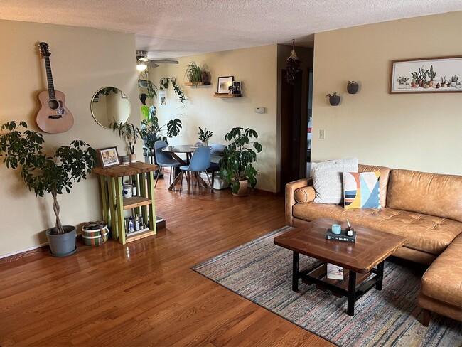 Building Photo - Bright 2 Bed, 2 Bath Home with Garage & Fenced Yard in Fort Collins