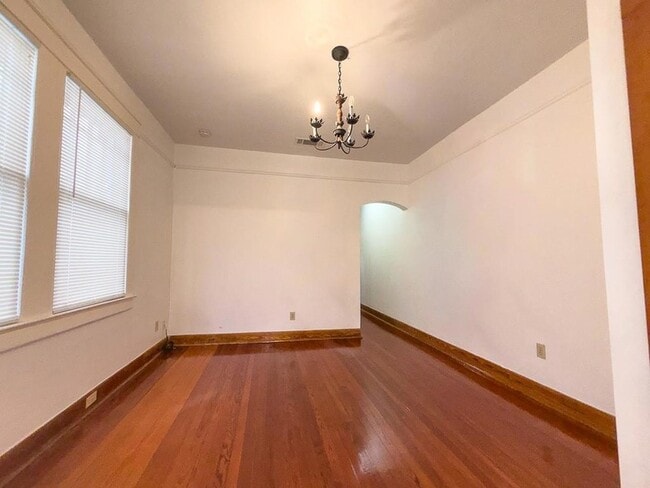 Building Photo - 2915 Carondelet St