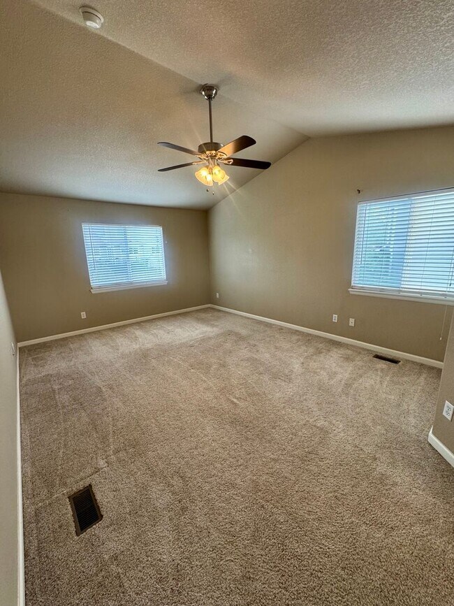Building Photo - 5 Bedroom Home in Stetson Hills
