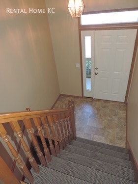 Building Photo - 2-bedroom Townhouse with Double Garage #11228