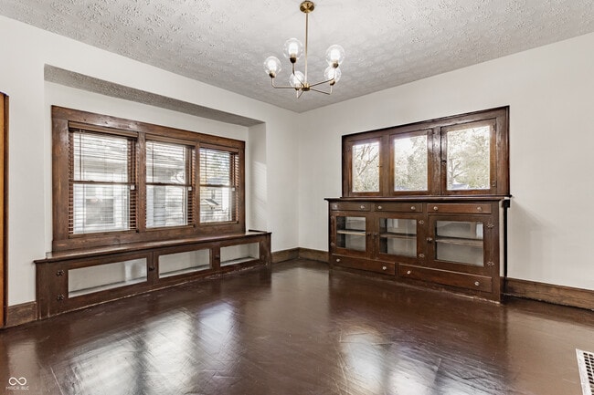 Building Photo - 1235 Tecumseh St