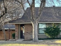 Building Photo - 3000 Fleetwood Dr