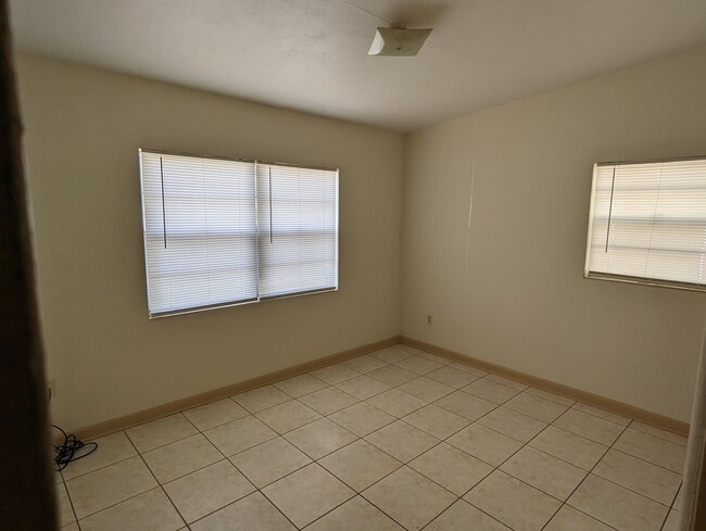 Building Photo - 1710 Rose Blvd