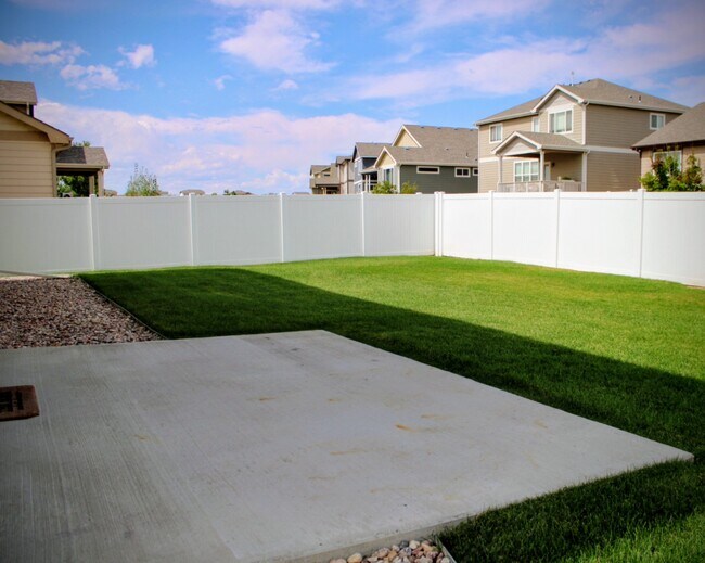 Building Photo - 262 Castle Dr