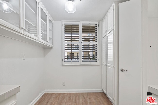 Building Photo - 2131 Century Park Ln