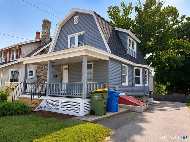 Building Photo - 132 Clinton St