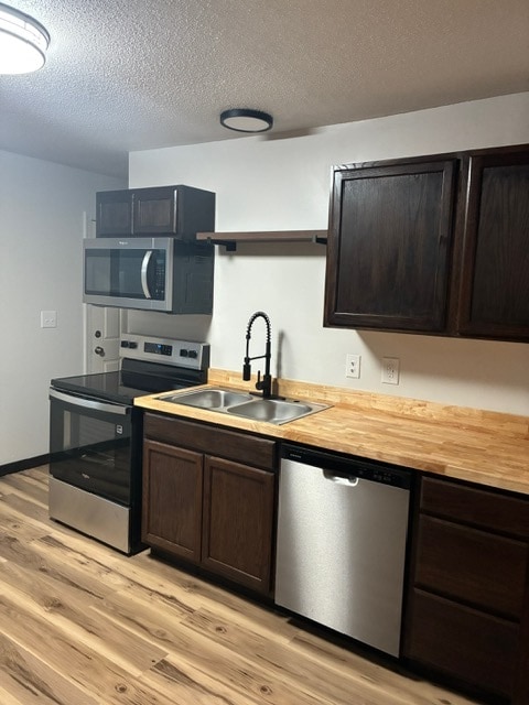 Building Photo - 431 SE 150 Rd