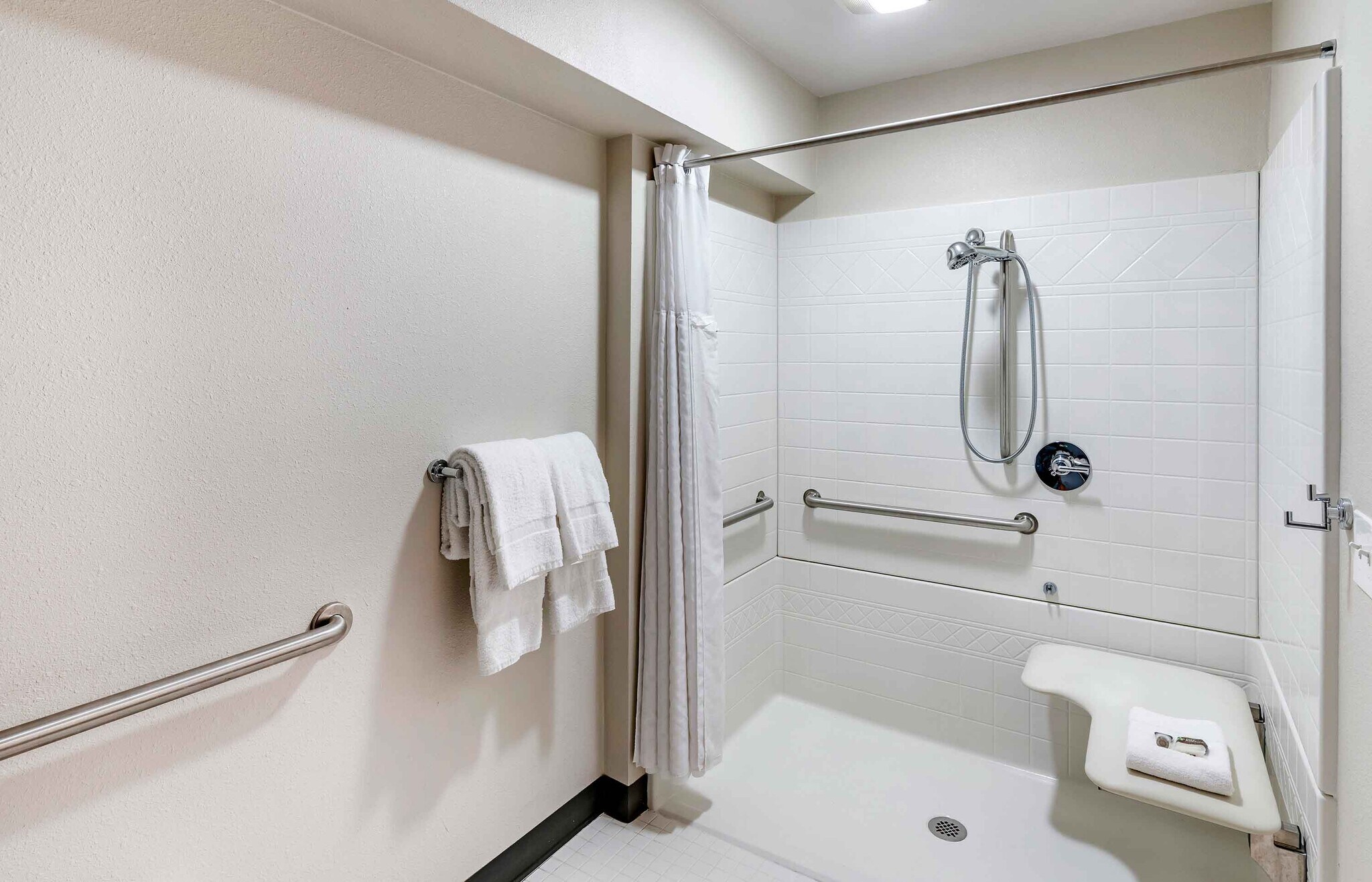 Building Photo - Furnished Studio-San Jose - Airport