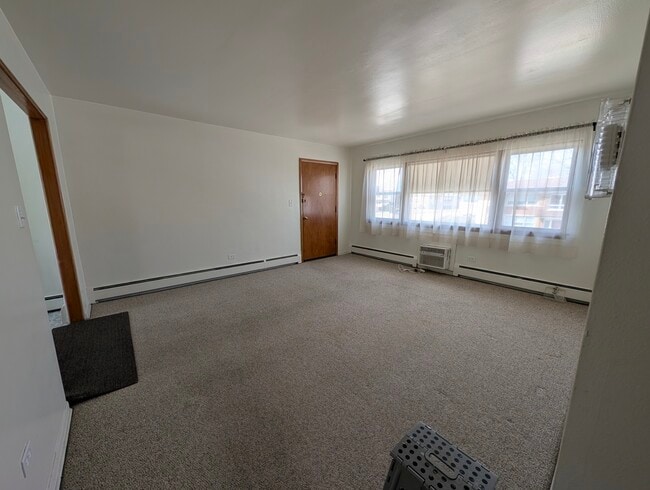 Building Photo - 10351 Canterbury St