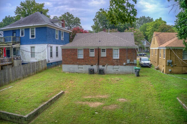 Building Photo - 1202/1204 Tutwiler Ave