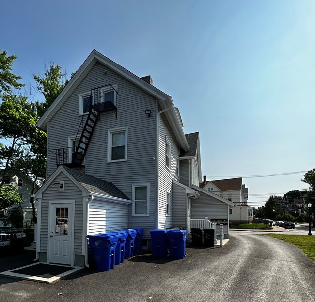 Building Photo - 31 Grove St