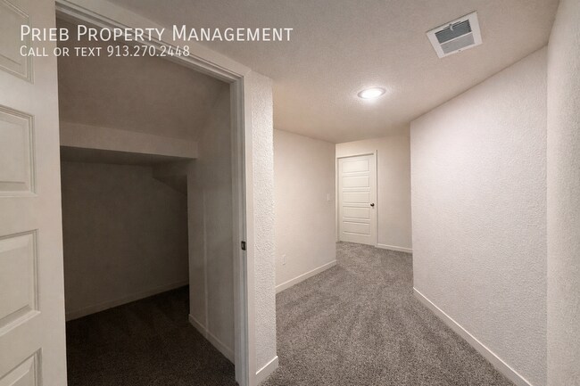 Building Photo - 10324 Farrow Ave