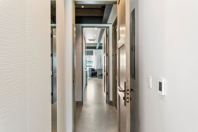 Building Photo - Perfect Beach Getaway! Hotel-like Studio Home in Secured High-rise Building With Breathtaking Bay...