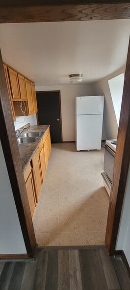 Kitchen - 353 Emma St