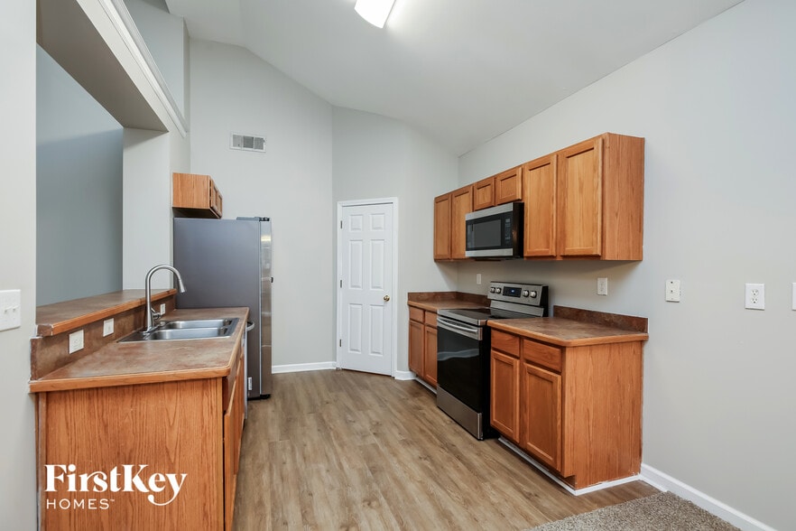 Building Photo - 9435 Waldrip Rd