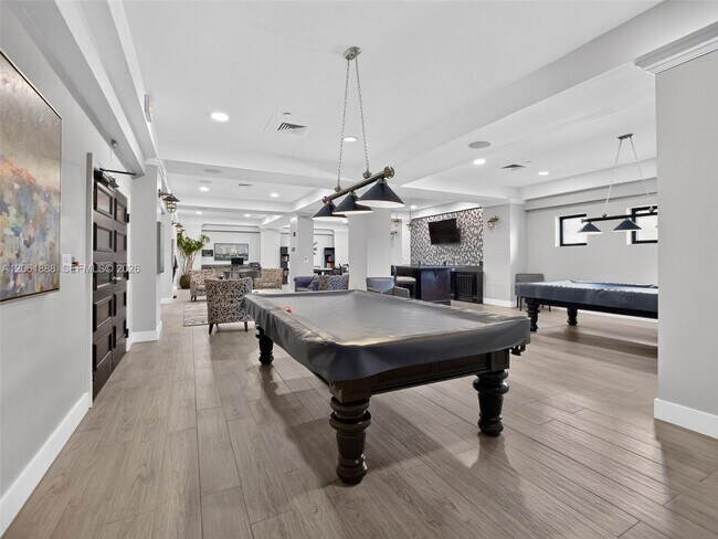 Building Photo - 2501 S Ocean Dr