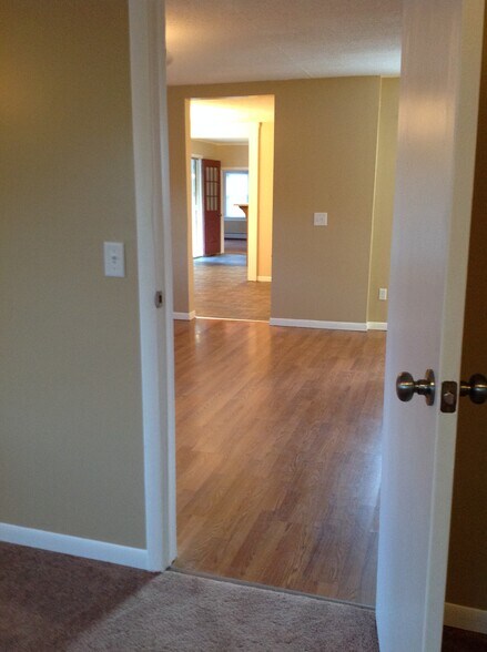 Building Photo - 829 Crow Hill Rd