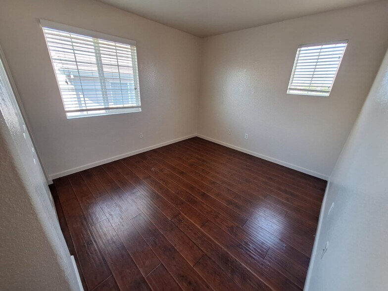 Building Photo - 5066 Trouville Ln