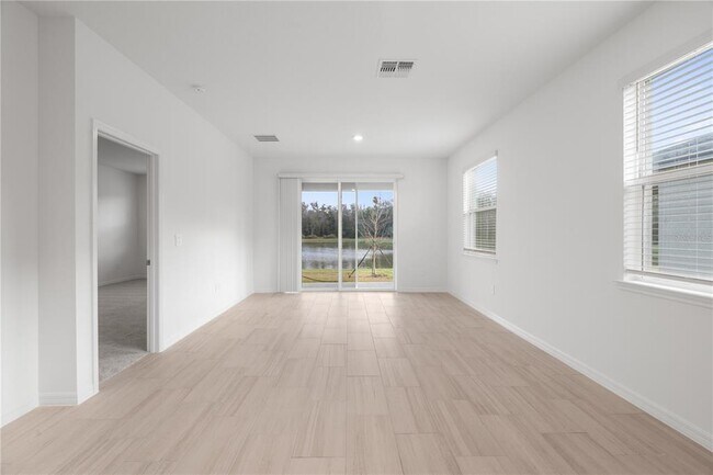 Building Photo - 18170 Pleasantview Blvd