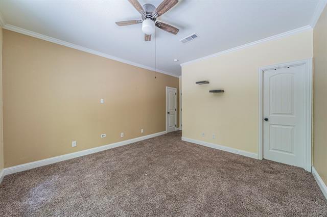 Building Photo - 1115 Douglas Dr