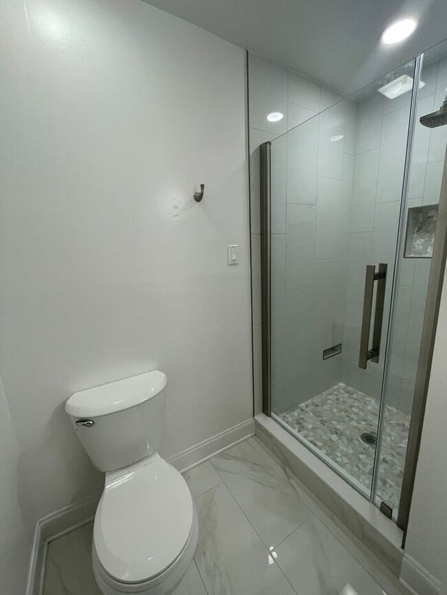 Building Photo - Coming Soon!!! Beautiful newly renovated townhome, Governors Square in Charlotte!