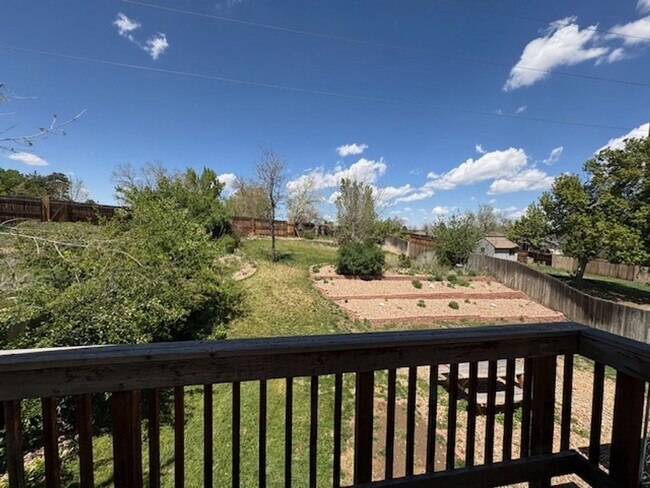 Building Photo - Fantastic 3 bed 2 bath home in Centennial ...