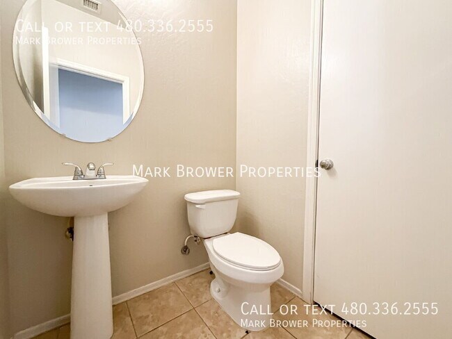 Building Photo - 396 E Bradstock Way