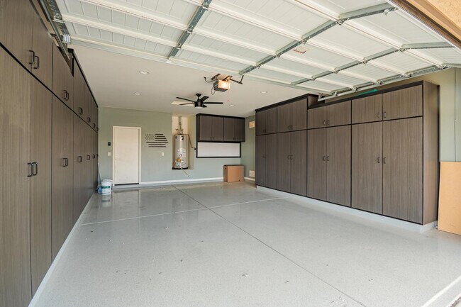 Building Photo - 1035 Carlsbad Dr