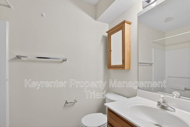 Building Photo - 3701 Cotswold Terrace