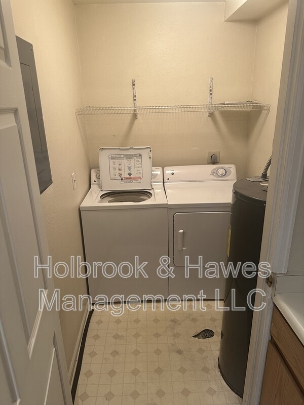 Building Photo - 4531 Boardwalk Dr