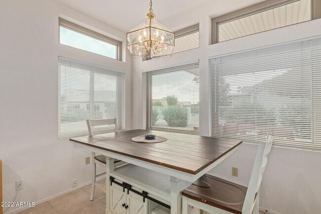 Building Photo - 14113 W Robertson Dr