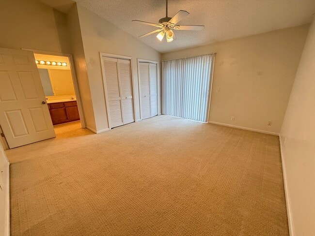 Building Photo - 150 Lakemont Dr