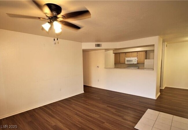 Building Photo - 555 E Silverado Ranch Blvd