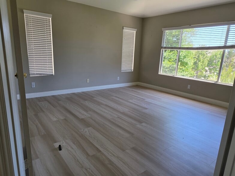 Building Photo - 5824 E Indigo Ct