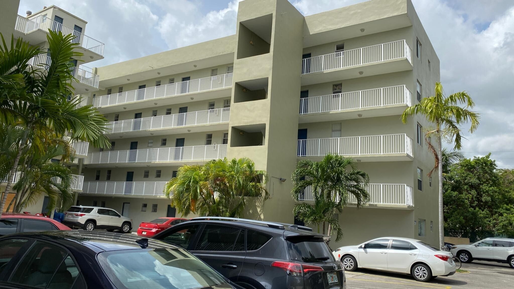 Building - 665 NE 83rd Ter
