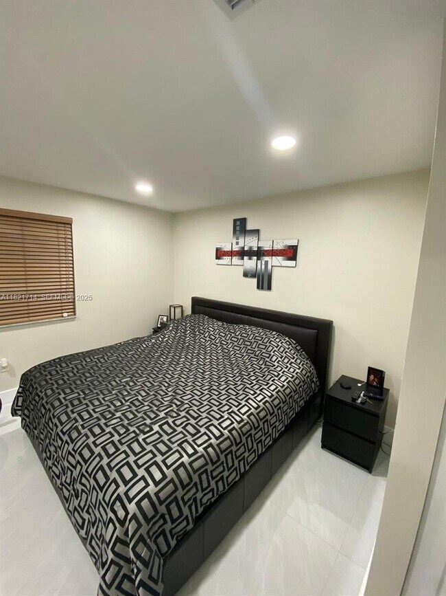 Building Photo - 4744 NW 114th Ave